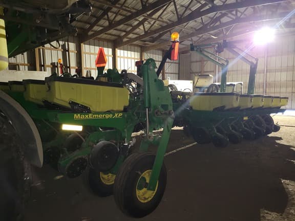 Image of John Deere 1770 equipment image 4