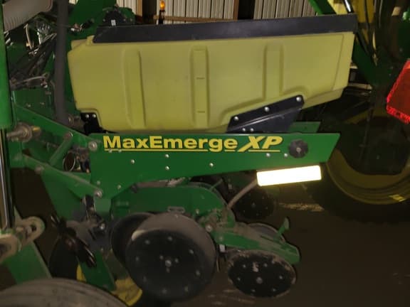 Image of John Deere 1770 equipment image 2