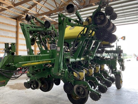 2009 John Deere 1790 Equipment Image0