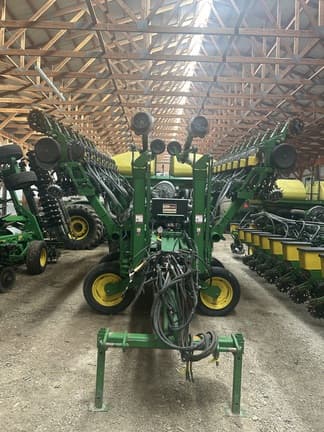 Image of John Deere 1790 equipment image 2