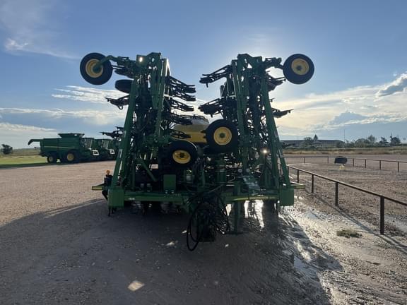 Image of John Deere 1870 equipment image 1