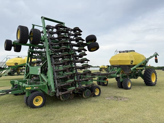 Image of John Deere 1890 equipment image 2