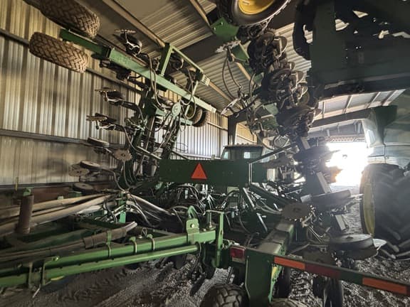 Image of John Deere 1890 equipment image 2
