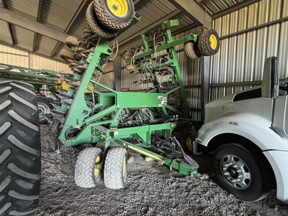 2009 John Deere 1890 Equipment Image0