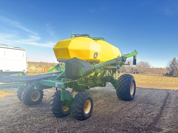 Image of John Deere 1890 equipment image 1