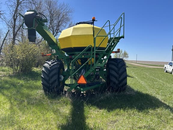 Image of John Deere 1890 equipment image 1
