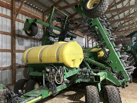 Image of John Deere 1990 Primary image