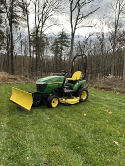 Image of John Deere 2305 Primary image