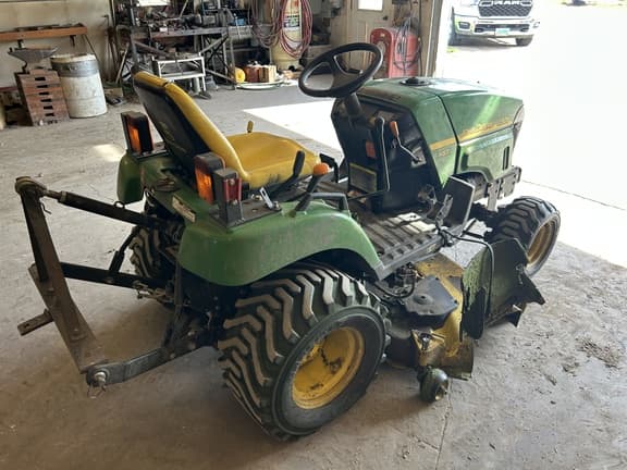 Image of John Deere 2305 equipment image 2