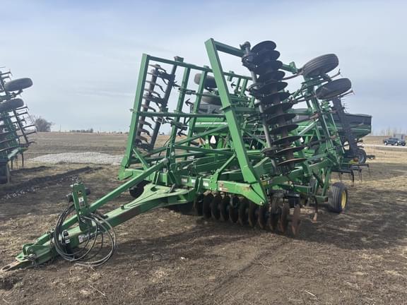 Image of John Deere 2310 equipment image 1