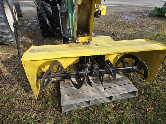 Image of John Deere 3320 equipment image 3