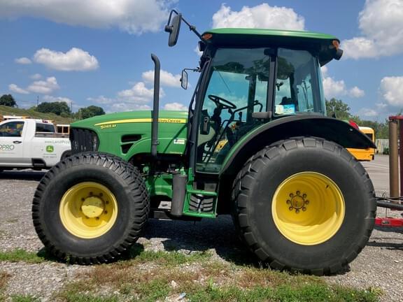 Image of John Deere 5065M equipment image 3