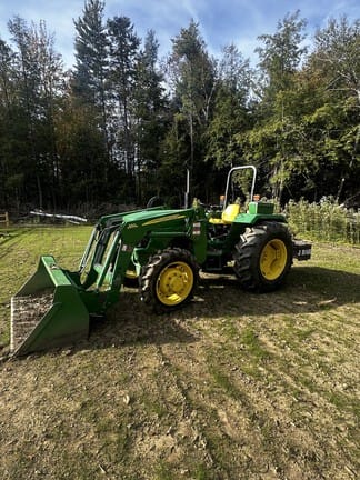 2009 John Deere 5075E Equipment Image0