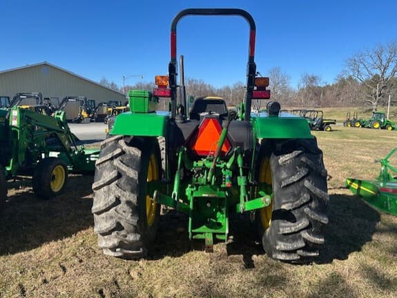 Image of John Deere 5075E equipment image 3