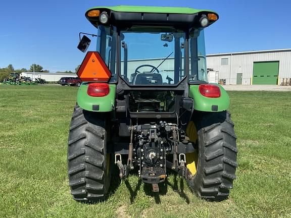 Image of John Deere 5083E equipment image 4