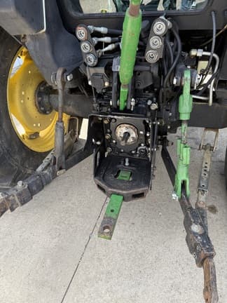 Image of John Deere 5101E equipment image 4