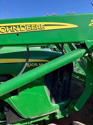 Image of John Deere 5105M equipment image 4