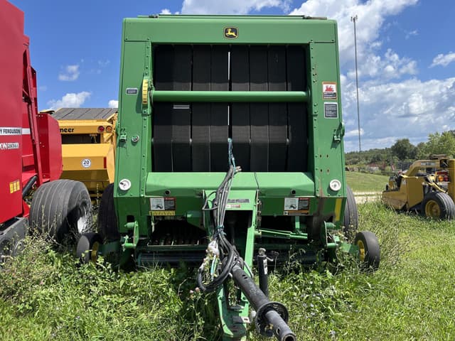 Image of John Deere 568 equipment image 1