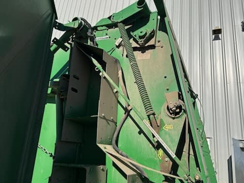 Image of John Deere 568 equipment image 3