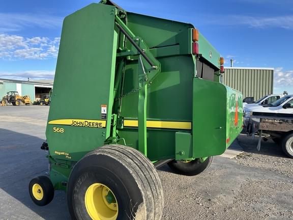 Image of John Deere 568 equipment image 4
