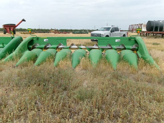 Image of John Deere 608C equipment image 2
