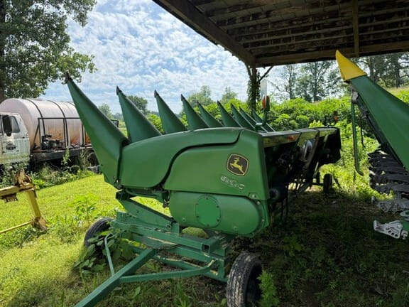 2009 John Deere 608C Equipment Image0