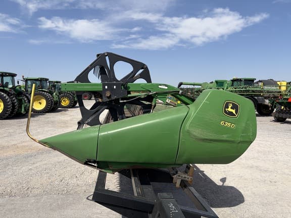 Image of John Deere 635D equipment image 1