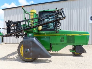 Main image John Deere 6700
