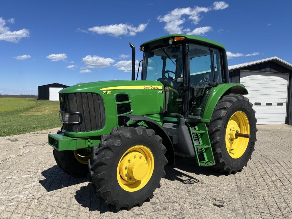 Image of John Deere 7130 Primary image