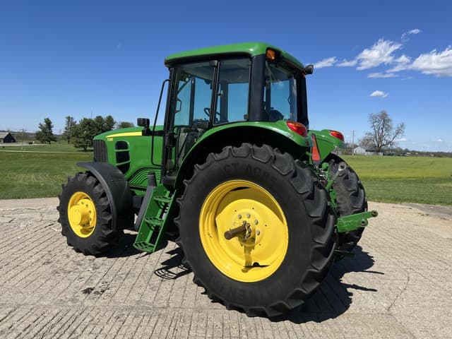 Image of John Deere 7130 equipment image 2