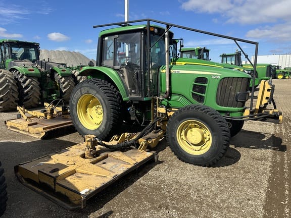 2009 John Deere 7230 Equipment Image0