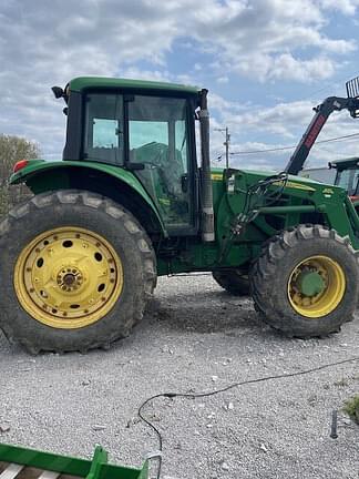 Image of John Deere 7330 equipment image 2