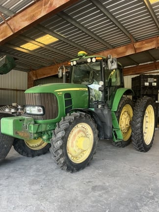 2009 John Deere 7430 Premium Equipment Image0