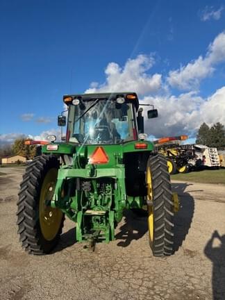 Image of John Deere 8130 equipment image 2