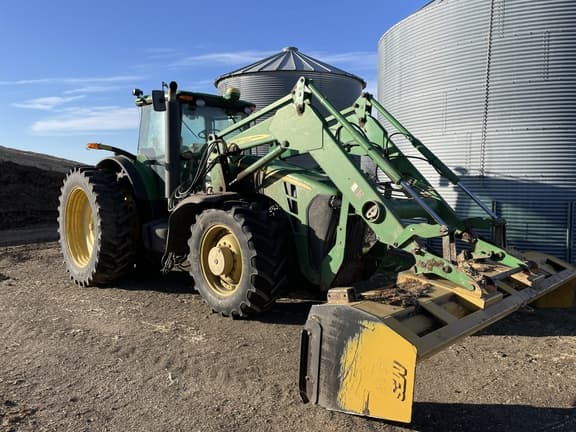 Image of John Deere 8130 equipment image 1