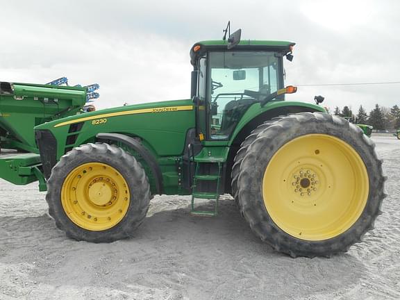 Image of John Deere 8230 Primary image