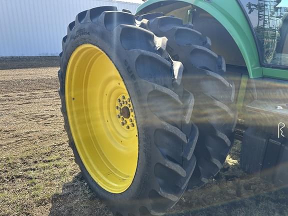 Image of John Deere 8530 equipment image 2