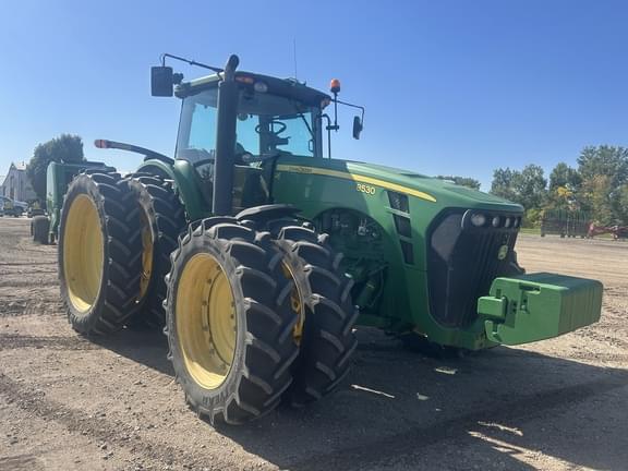 Image of John Deere 8530 equipment image 2