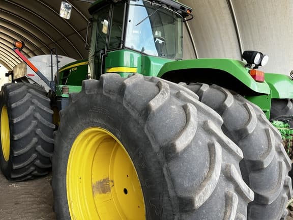 Image of John Deere 9330 equipment image 4