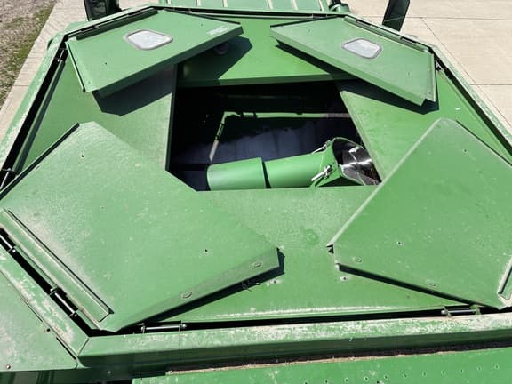 Image of John Deere 9570 STS equipment image 4