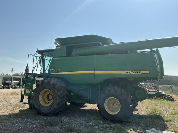 Image of John Deere 9770 STS equipment image 4