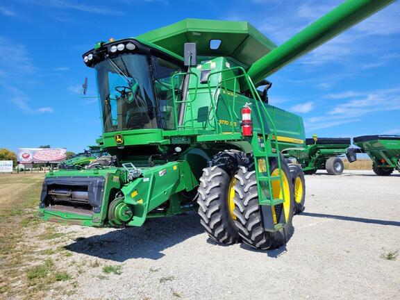 Image of John Deere 9770 STS equipment image 1