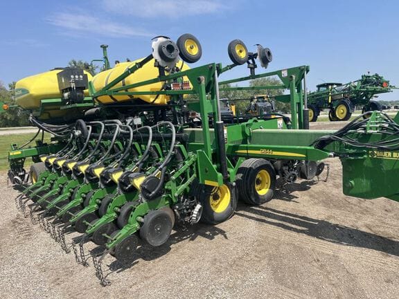 2009 John Deere DB44 Equipment Image0