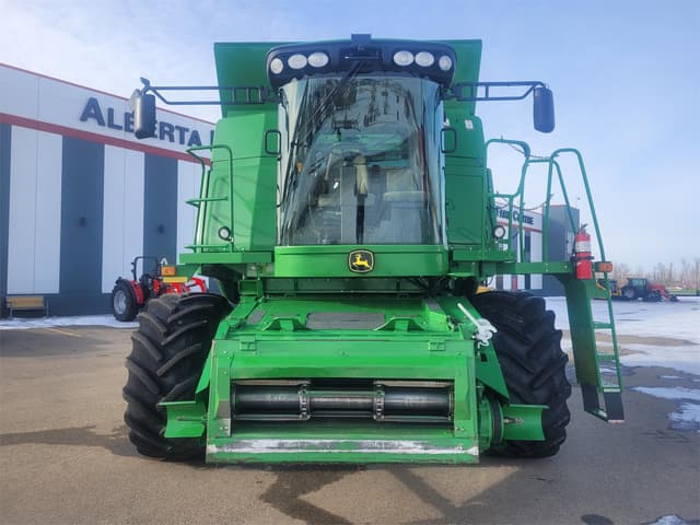 Image of John Deere T670 equipment image 1