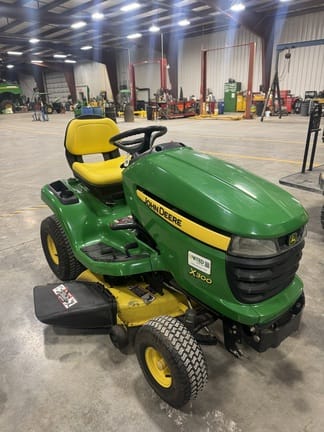 2009 John Deere X300 Equipment Image0