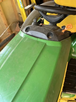 2009 John Deere X320 Equipment Image0