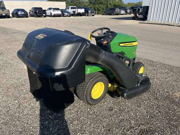 Image of John Deere X320 equipment image 4