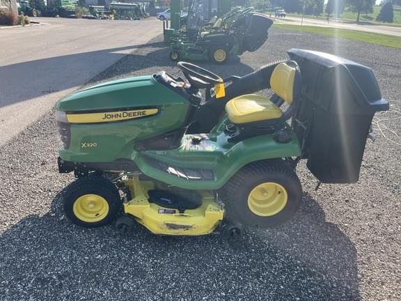 Image of John Deere X320 equipment image 1