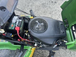 Image of John Deere X324 equipment image 4
