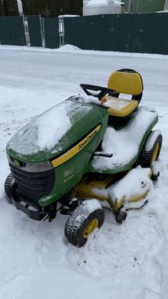 Image of John Deere X324 equipment image 1